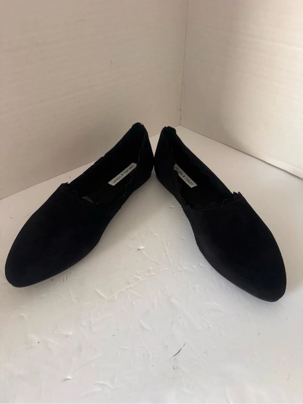 Chelsea & Violet Clara Black Suede Scalloped Loafer Flats Size 10M EUC